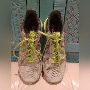 Men's On Cloud Flow Size 8.5 Running Shoes